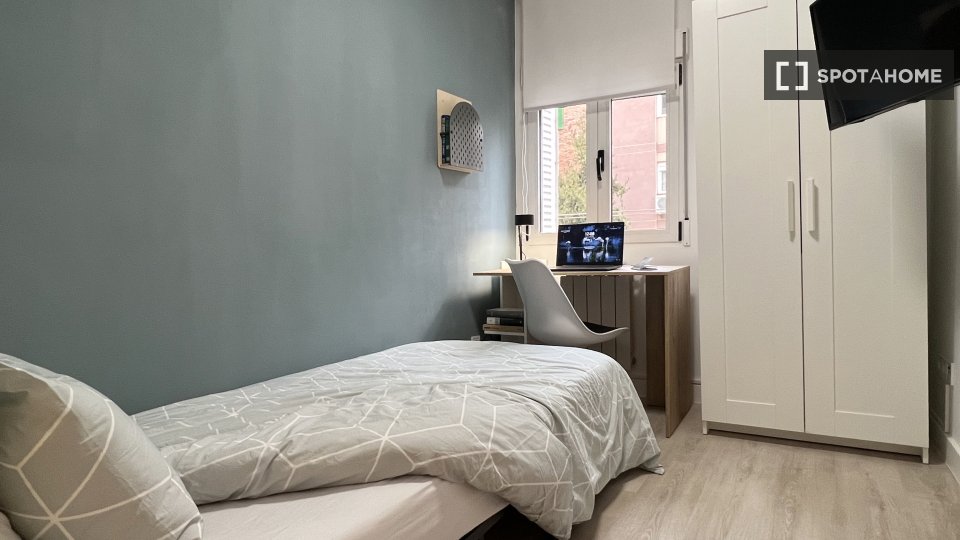Double room Madrid, 5 beds — photo 12