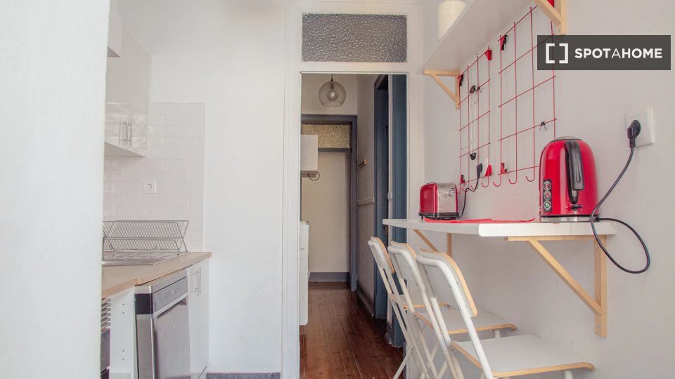 Double room Lisbon, 4 beds — photo 15