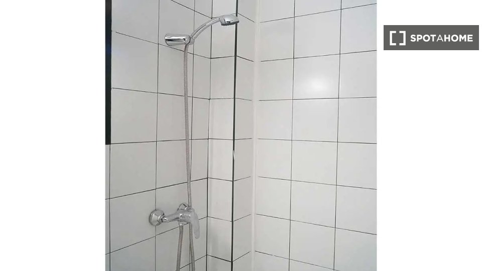Double room Madrid, 4 beds — photo 15