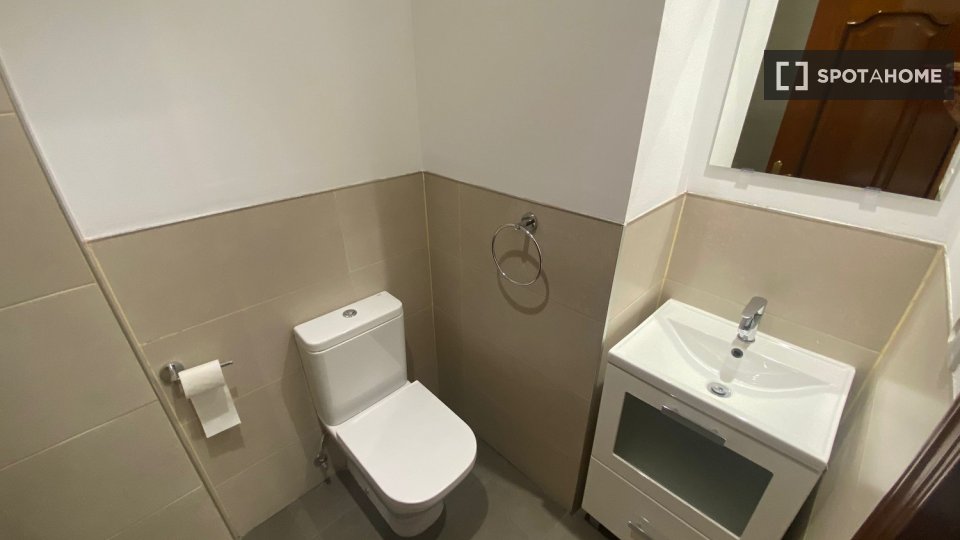 Double room Madrid, 6 beds — photo 18
