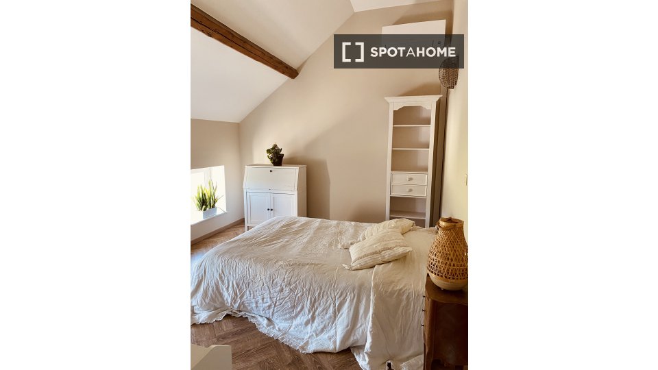 Double room Brussels, 3 beds, 200m² — photo 17