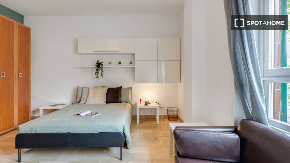 Double room Milan, 3 beds, 100m² — photo 1