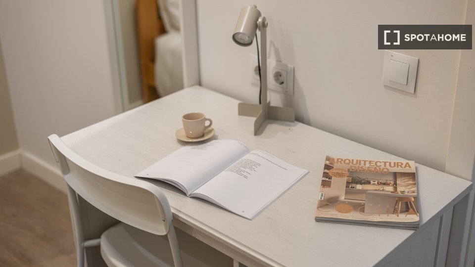 Double room Barcelona, 5 beds, 90m² — photo 15