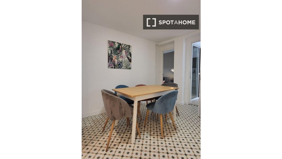 Double room Alicante, 5 beds, 120m² — photo 8