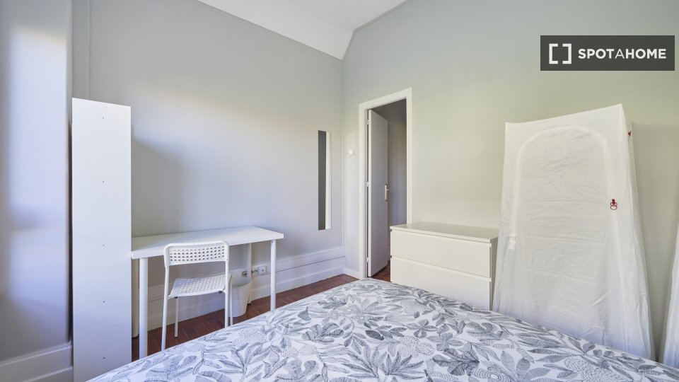 Double room Lisbon, 16 beds — photo 14