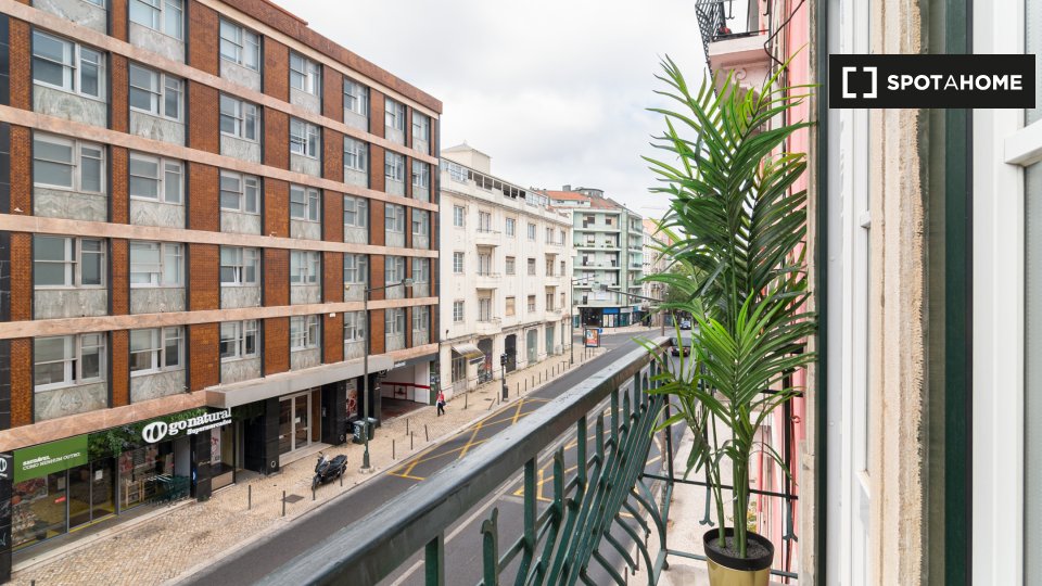 Apartment Lisbon, 2 beds, 129m² — photo 3