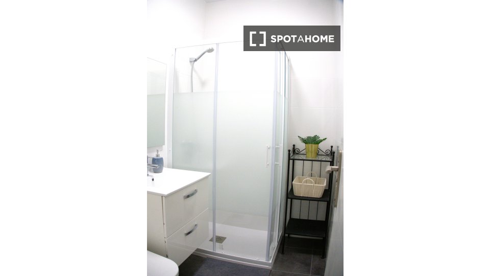 Double room Madrid, 6 beds — photo 17