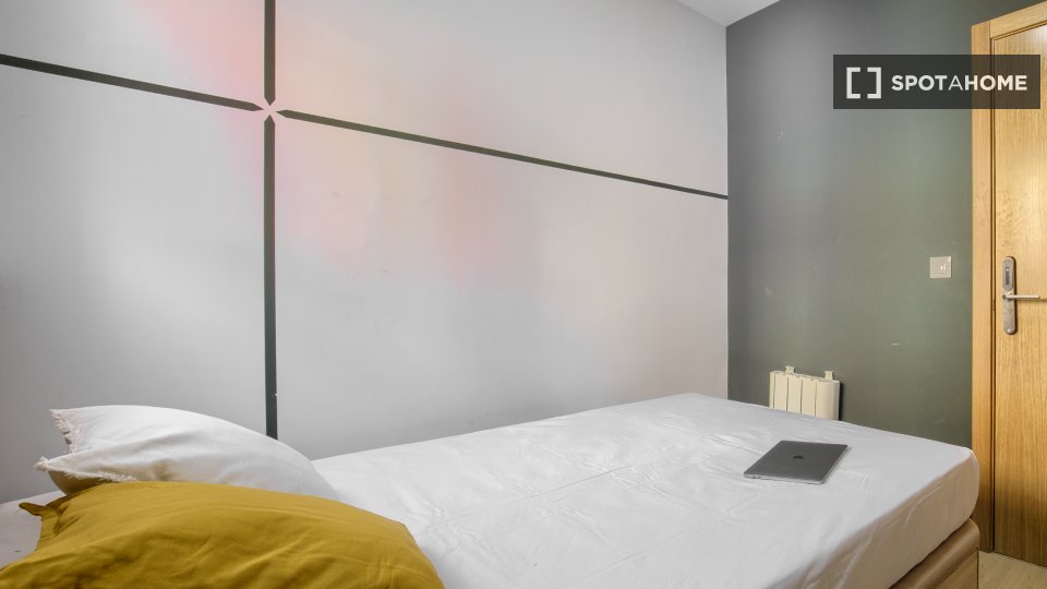 Double room Madrid, 5 beds — photo 32