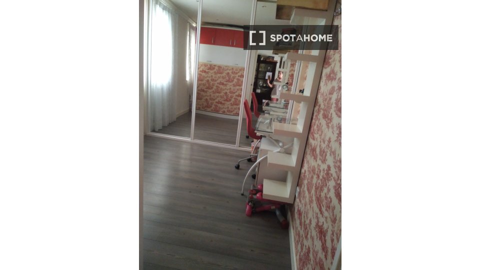Double room Madrid, 2 beds, 80m² — photo 1