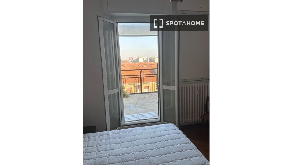 Double room Milan, 3 beds, 78m² — photo 5