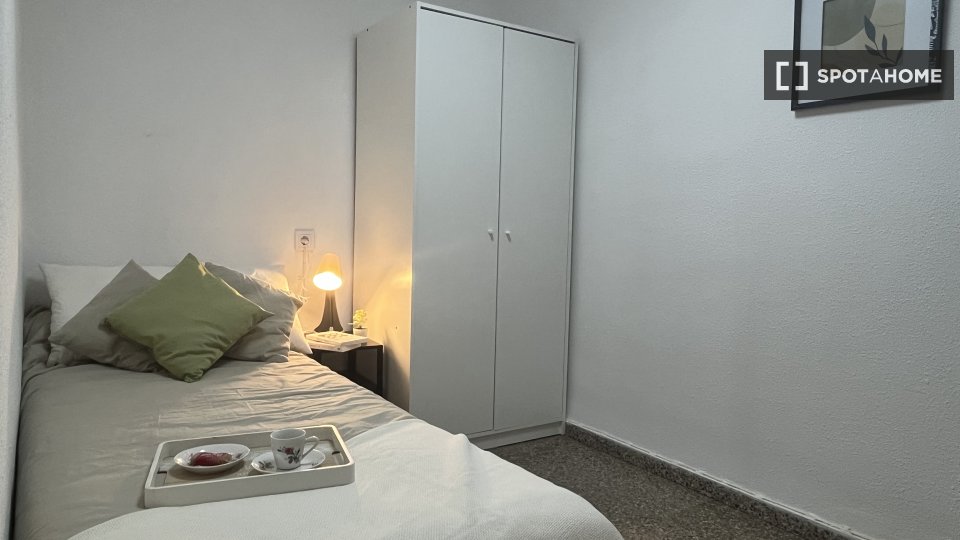 Double room Valencia, 4 beds, 100m² — photo 12