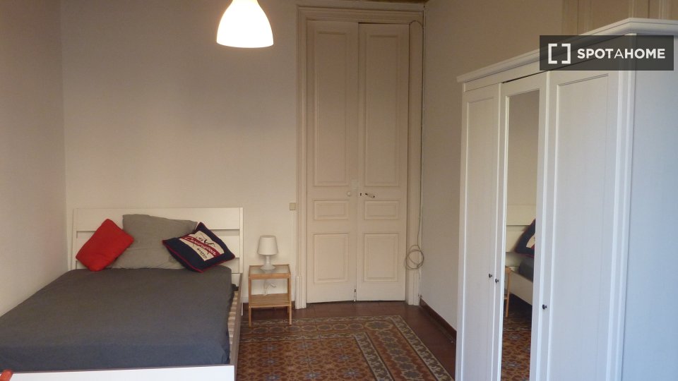 Double room Barcelona, 5 beds, 100m² — photo 14