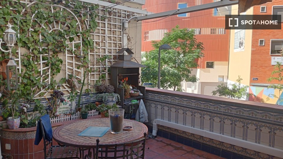 Double room Madrid, 4 beds, 170m² — photo 3