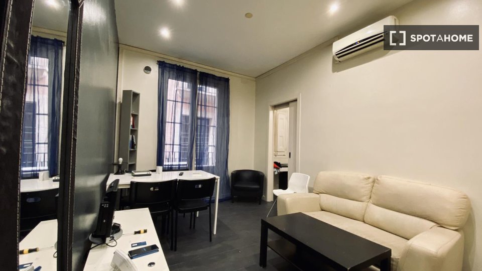 Apartment Barcelona, 3 beds, 73m² — photo 8