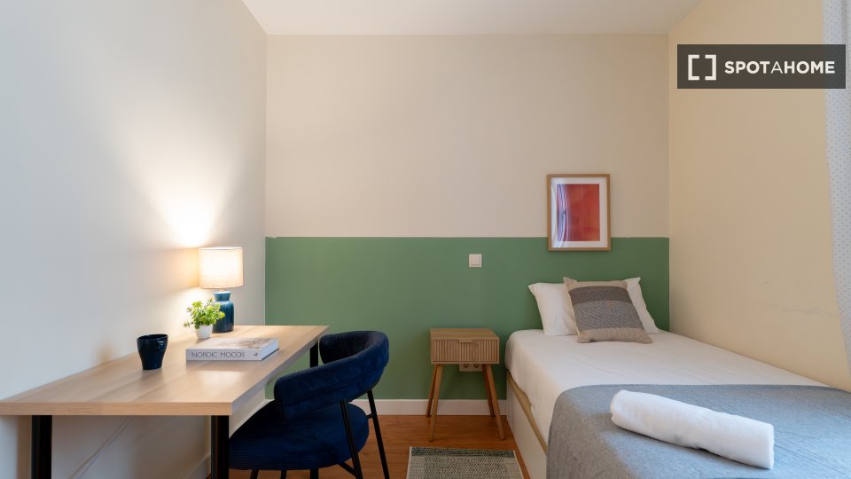 Double room Madrid, 6 beds — photo 4