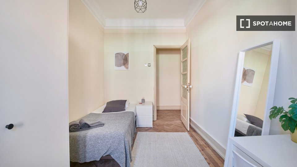 Double room Lisbon, 7 beds — photo 2