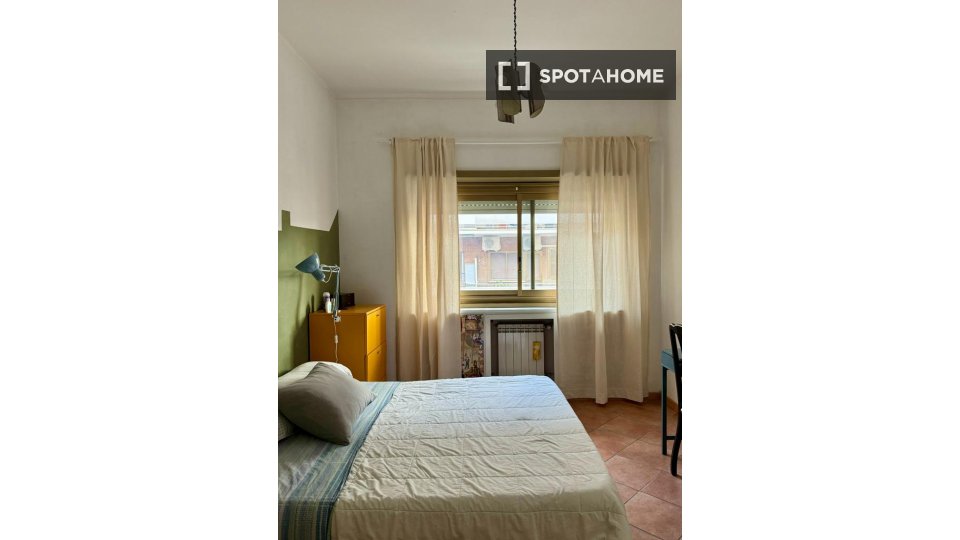 Double room Rome, 3 beds, 95m² — photo 2