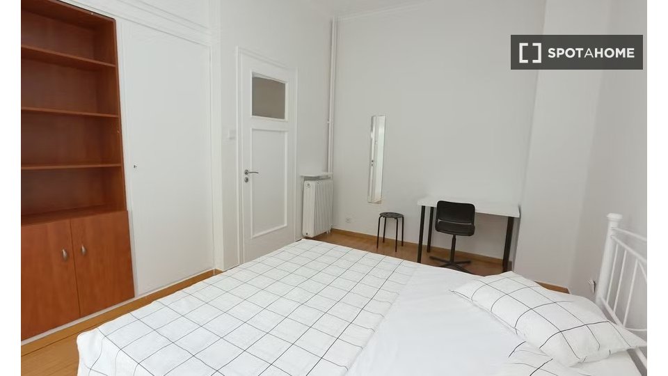 Double room Athens, 4 beds — photo 11