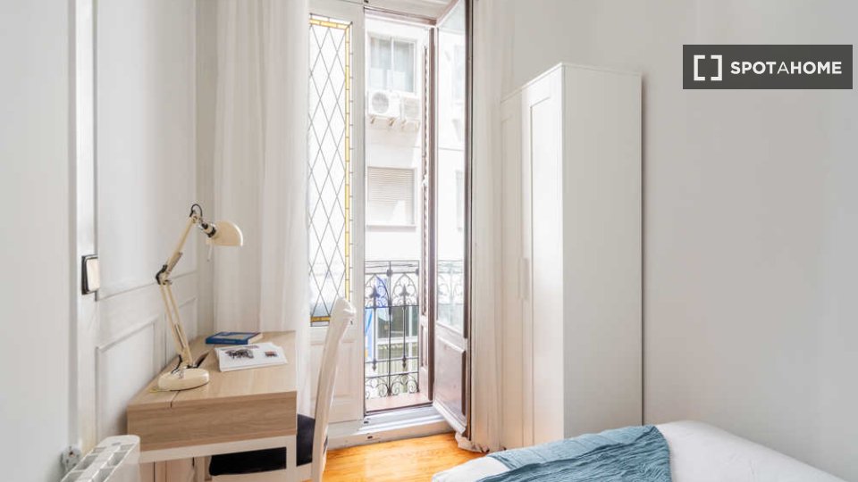 Double room Madrid, 7 beds — photo 31