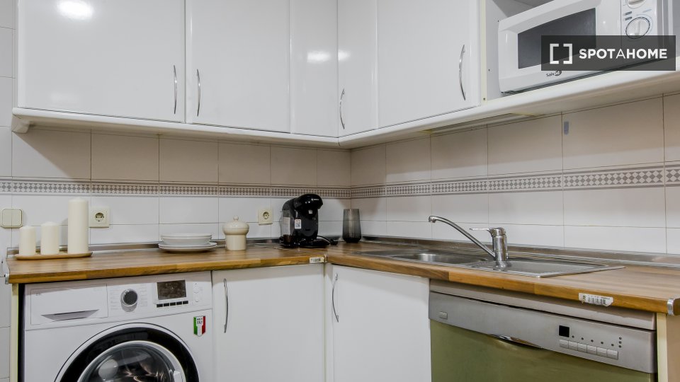 Double room Madrid, 5 beds — photo 3