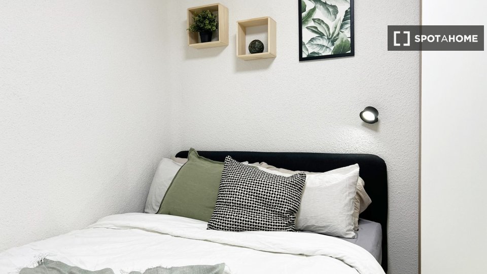 Double room Madrid, 4 beds — photo 7