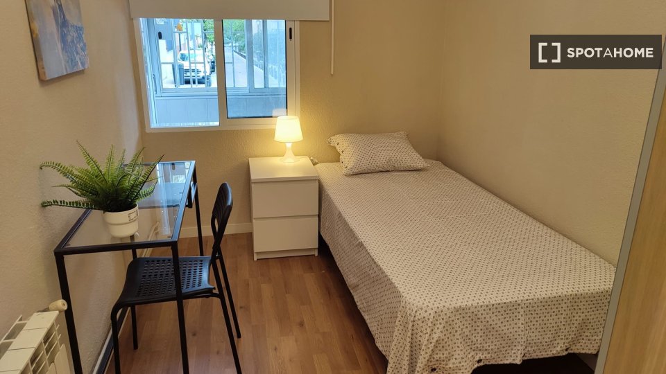 Double room Madrid, 4 beds — photo 5