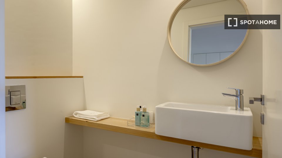 Apartment Lisbon, 2 beds — photo 14