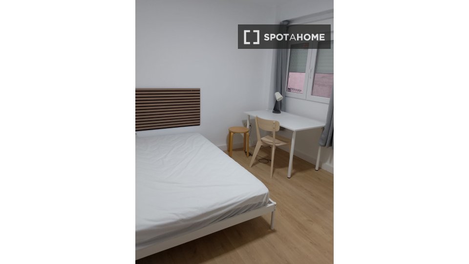 Double room Alicante, 5 beds — photo 8