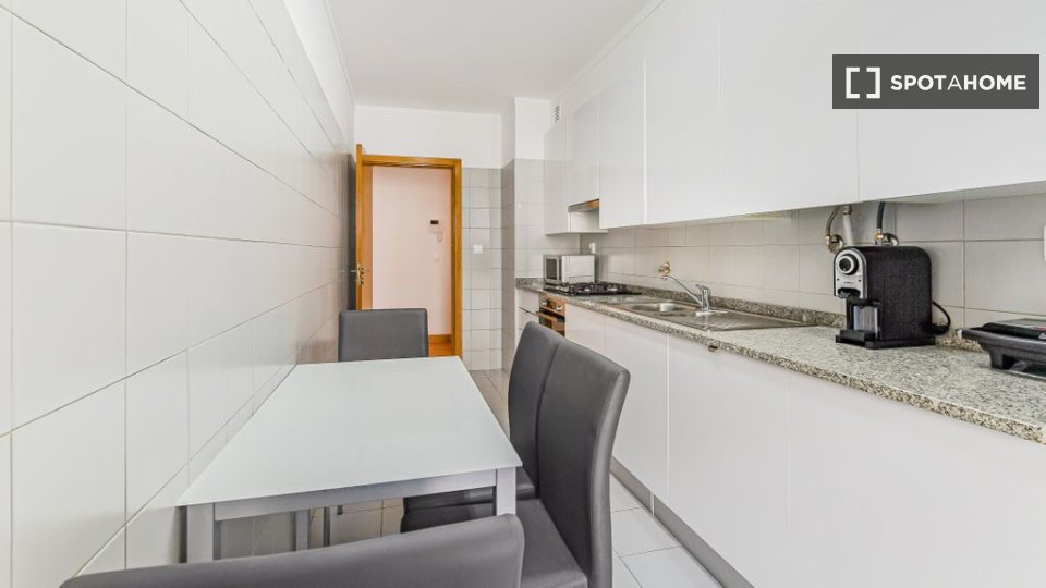 Apartment Lisbon, 3 beds — photo 15