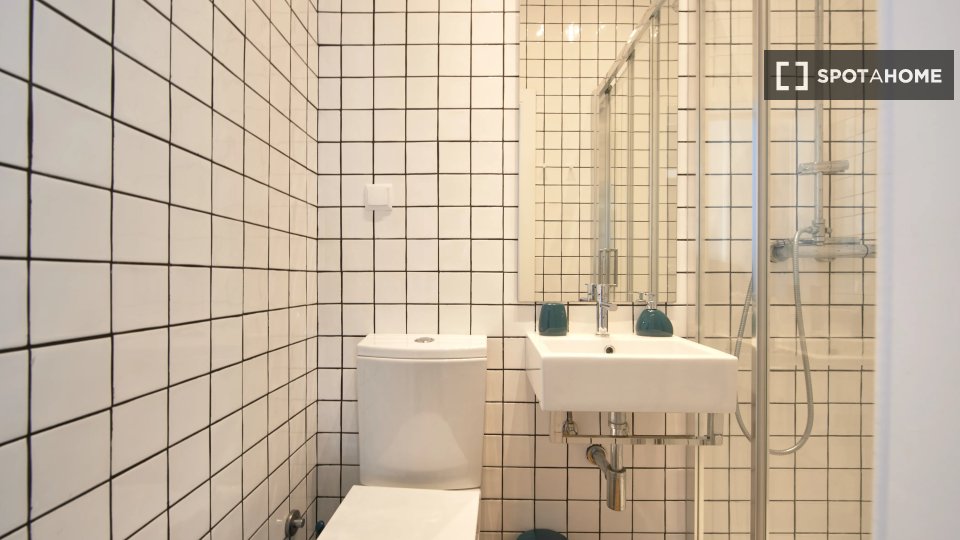 Double room Lisbon, 7 beds — photo 19