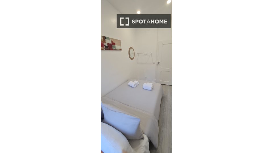 Apartment Lisbon, 2 beds, 50m² — photo 8