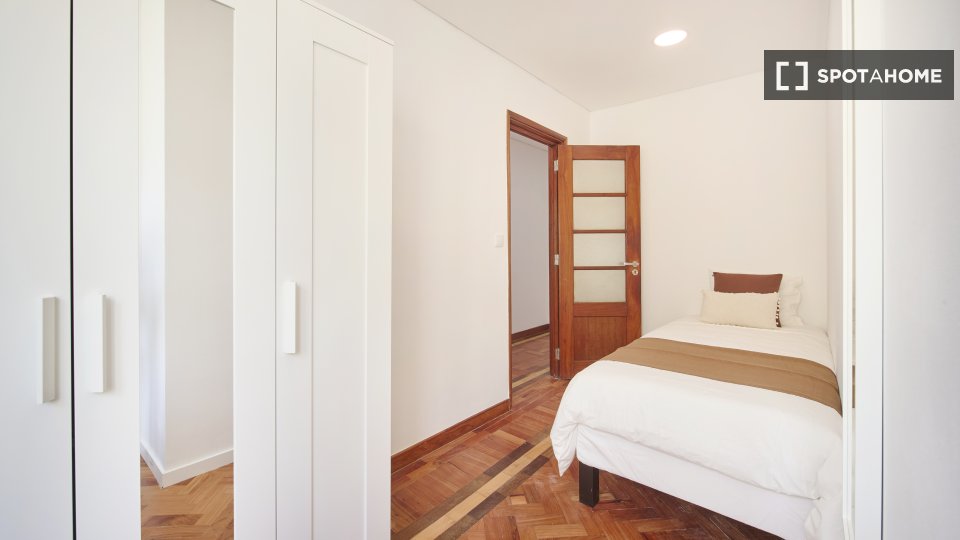 Double room Lisbon, 9 beds — photo 4