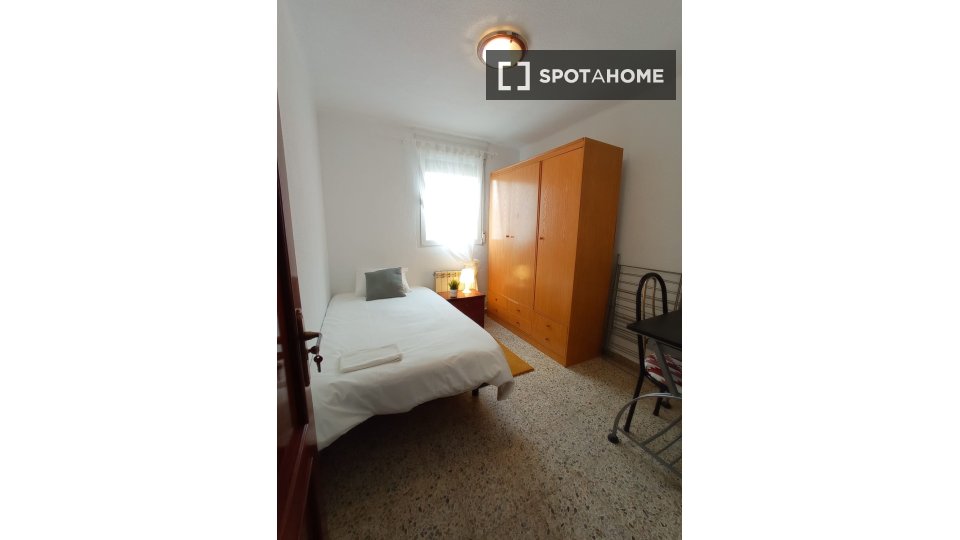 Double room Madrid, 5 beds — photo 15
