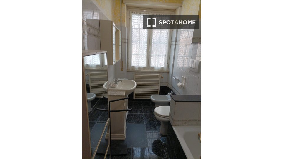Double room Rome, 4 beds, 105m² — photo 2