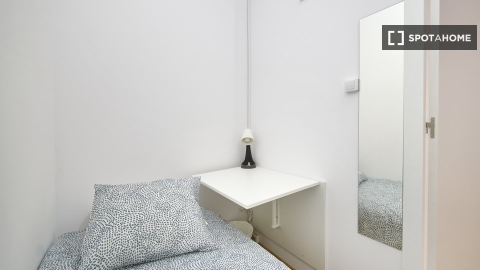 Double room Lisbon, 7 beds — photo 5