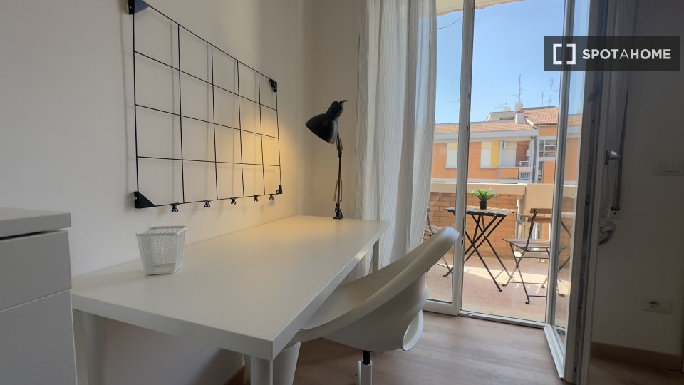 Double room Rome, 3 beds, 100m² — photo 28