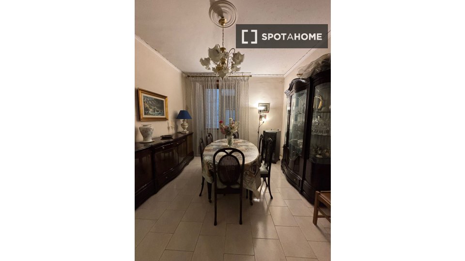 Double room Naples, 2 beds — photo 20