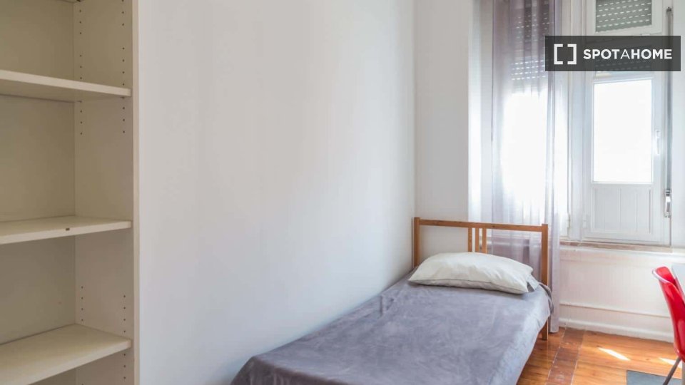 Double room Lisbon, 7 beds — photo 22