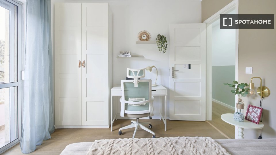 Double room Lisbon, 4 beds — photo 13