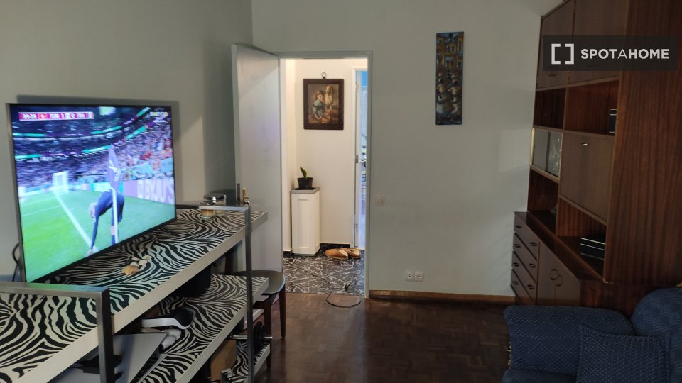 Apartment Lisbon, 2 beds, 75m² — photo 7
