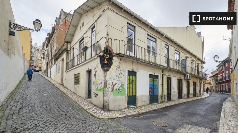 Double room Lisbon, 4 beds — photo 22