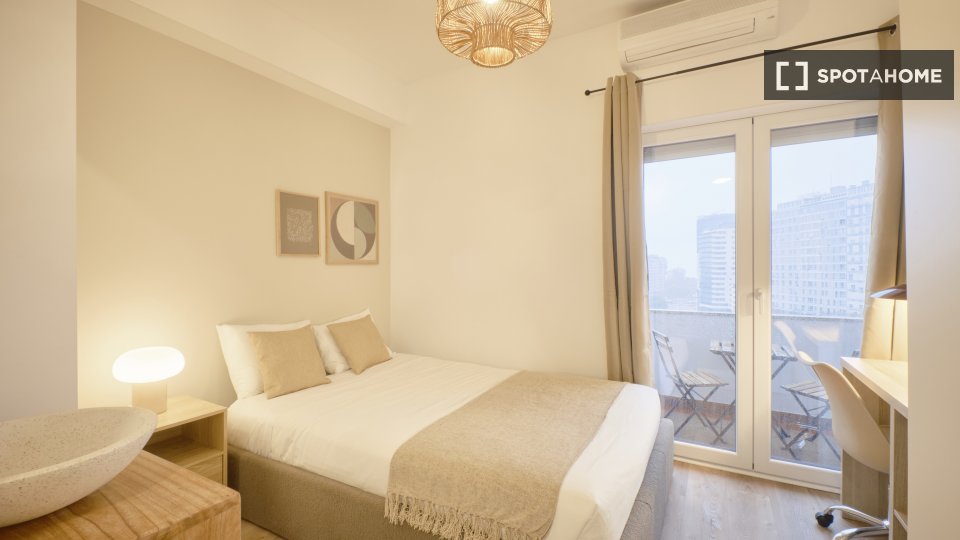 Double room Lisbon, 9 beds — photo 1