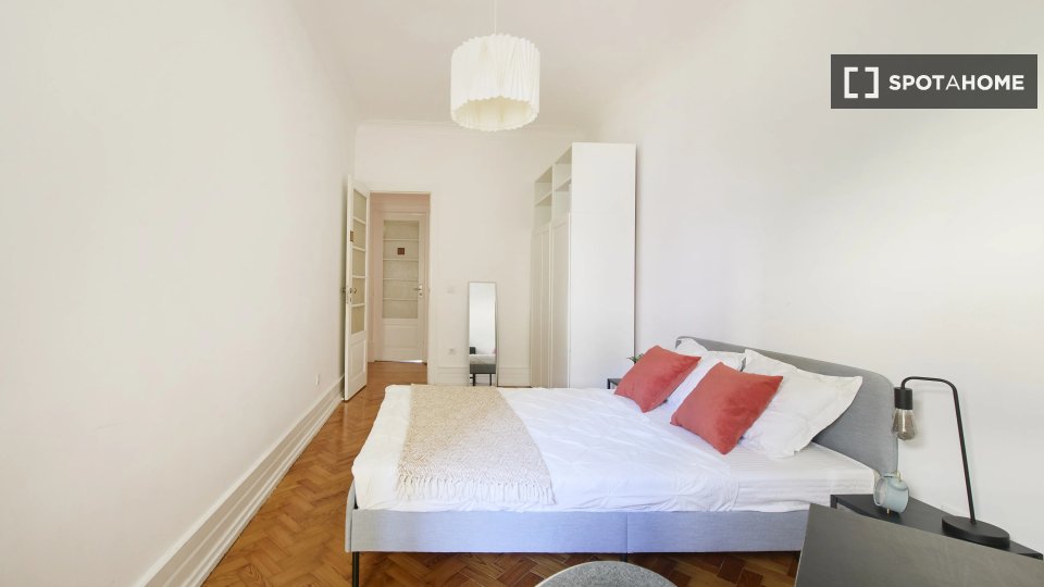 Double room Lisbon, 9 beds — photo 3