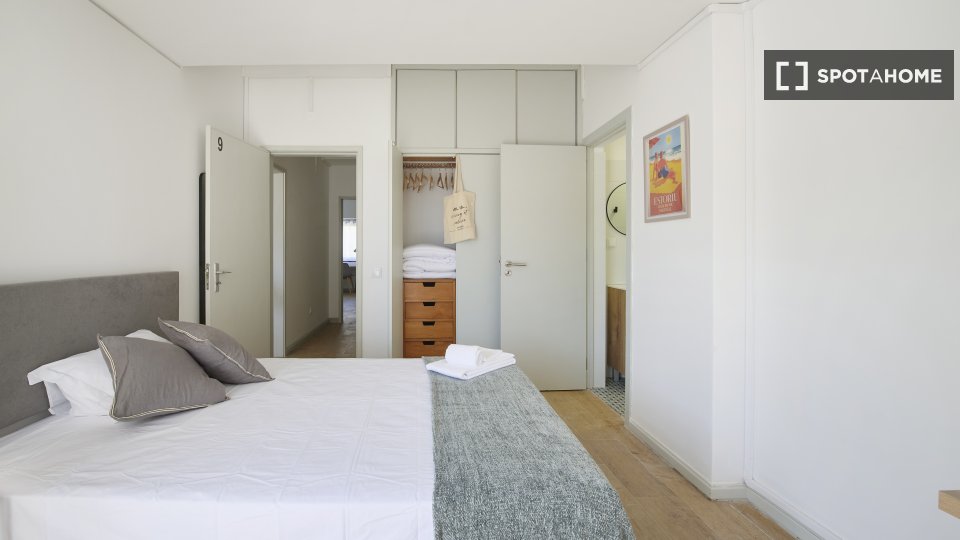 Double room Lisbon, 9 beds — photo 11