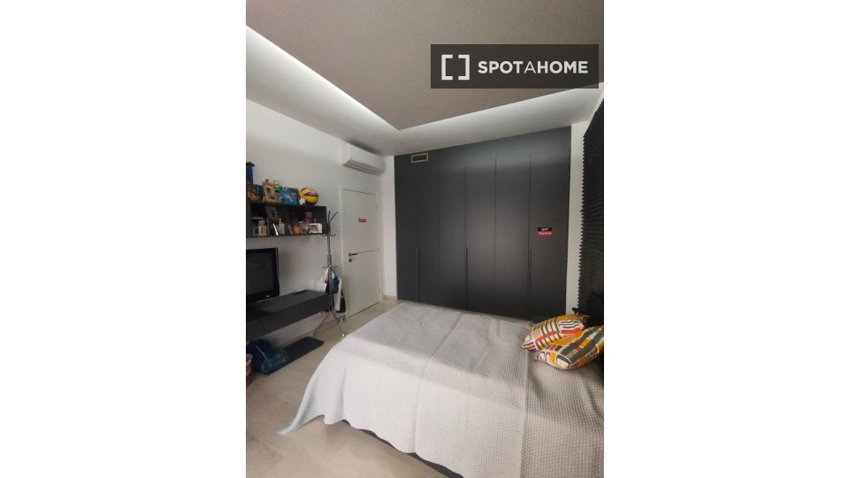 Double room Milan, 2 beds — photo 14