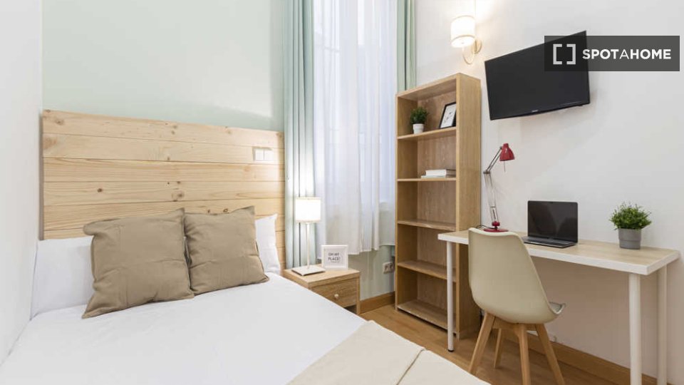 Double room Madrid, 41 beds — photo 48