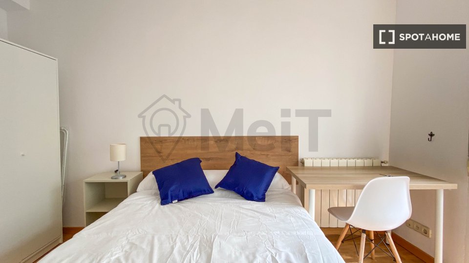 Double room Madrid, 5 beds — photo 9