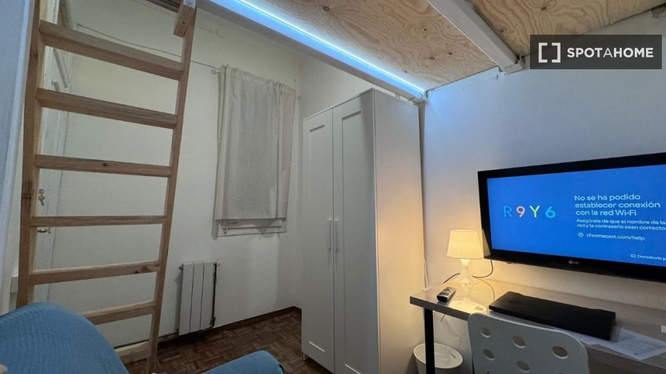 Double room Barcelona, 5 beds, 110m² — photo 2