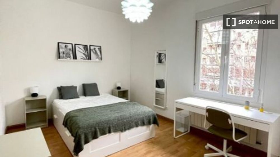 Double room Madrid, 4 beds — photo 13