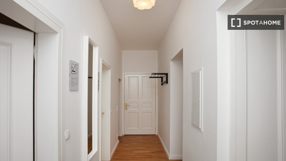 Double room Berlin, 4 beds, 104m² — photo 12